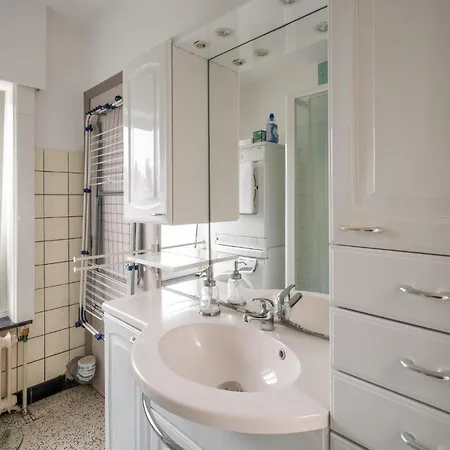 1 Bedroom Awesome In *